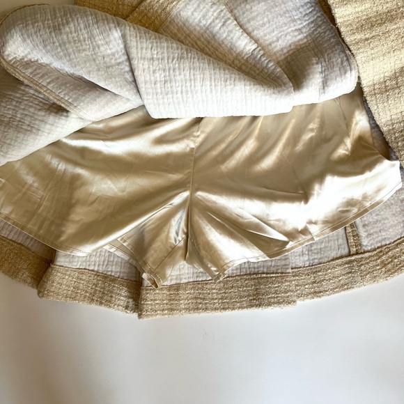 NWT $65 Lace Made Tweed Pleated High Waisted Mini Skirt Sz L - Picture 2 of 5